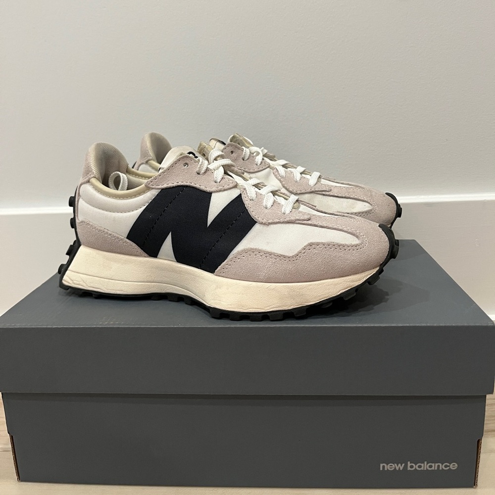 New Balance 327